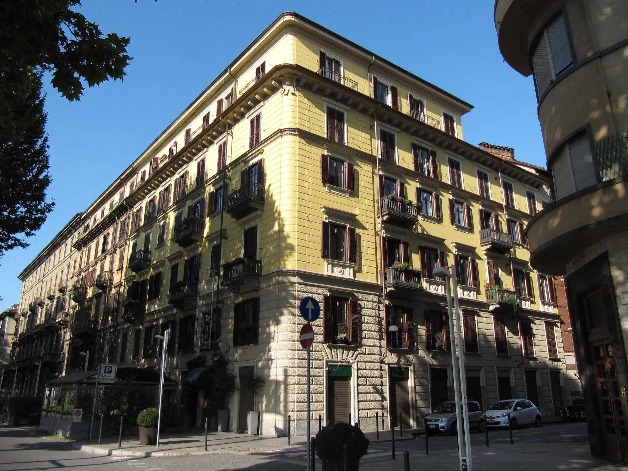 Al Porta Susa B&B Торино Екстериор снимка
